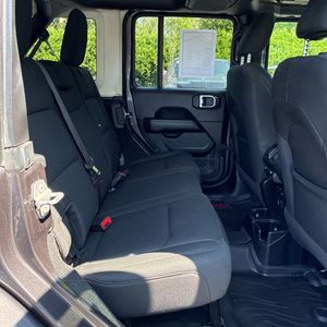 2020 JEEP WRANGLER UNLIMITED SAHARA 缩略图 34