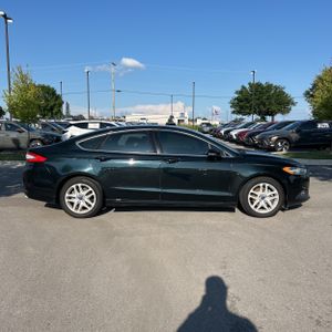 FORD FUSION SE - 10