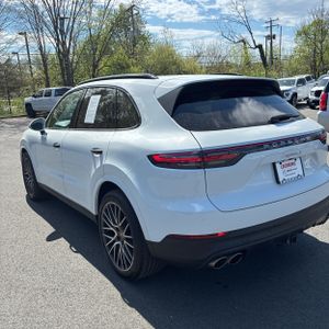 PORSCHE CAYENNE S - 5