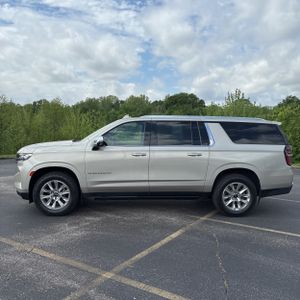 CHEVROLET SUBURBAN PREMIER - 3