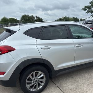 HYUNDAI TUCSON SE - 9