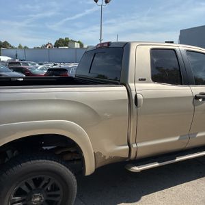 TOYOTA TUNDRA - 9