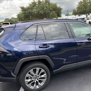 صورة 9 لـ 2025 Toyota RAV4 XLE PREMIUM