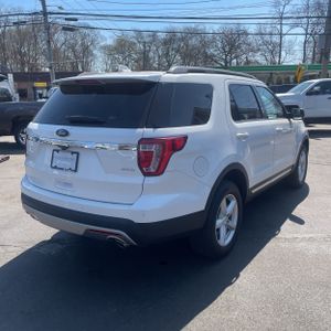 FORD EXPLORER XLT - 7