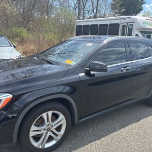 MERCEDES-BENZ GLA - 2