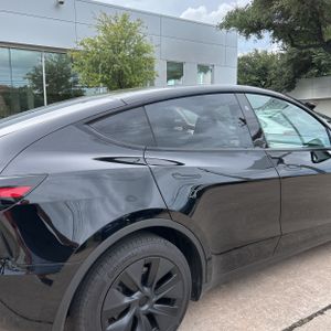 TESLA MODEL Y LONG RANGE - 9