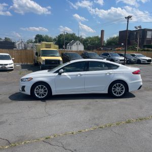 FORD FUSION SE - 3