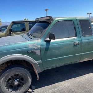 FORD RANGER XLT - 2