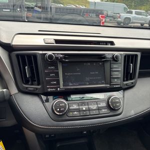 صورة 37 لـ 2017 Toyota RAV4 XLE