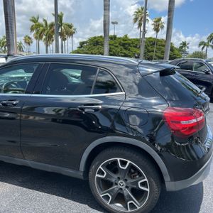 صورة 6 لـ 2019 Mercedes-BENZ GLA