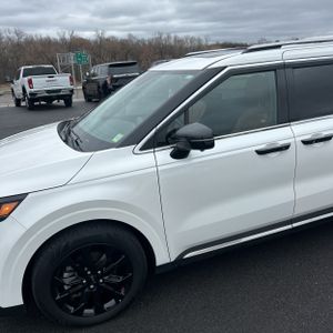 KIA CARNIVAL SX PRESTIGE - 2