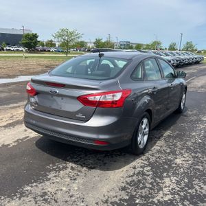 FORD FOCUS SE - 8