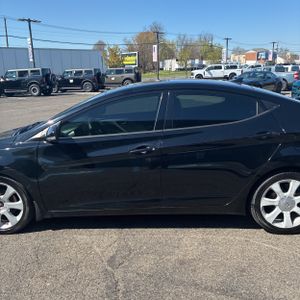 HYUNDAI ELANTRA LIMITED - 4