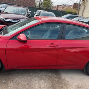 HYUNDAI ELANTRA SE - 4