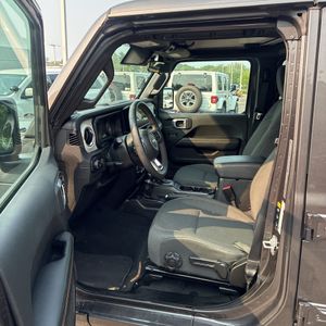 2025 JEEP WRANGLER SAHARA 缩略图 32