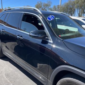 MERCEDES-BENZ GLB - 9