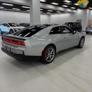 صورة 8 لـ 2025 Dodge CHARGER DAYTONA SCAT PACK AWD