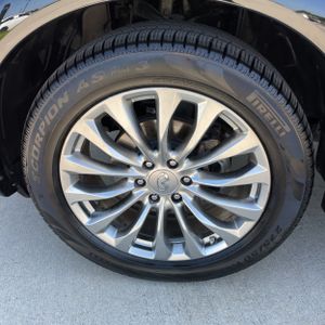 2015 Infiniti QX80 BASE thumbnail 17