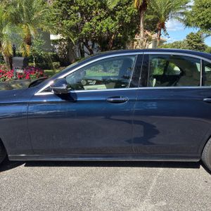 MERCEDES-BENZ E-CLASS - 4