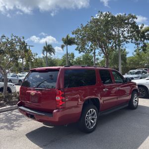 CHEVROLET SUBURBAN LT - 8