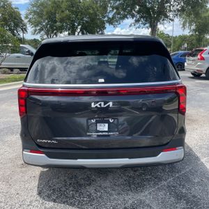 2025 KIA CARNIVAL LXS photo 7
