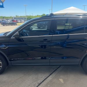 VOLKSWAGEN TIGUAN SE - 4