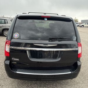 CHRYSLER TOWN AND COUNTRY TOURING - 7