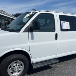 CHEVROLET EXPRESS LS 3500 - 2