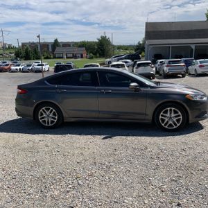 FORD FUSION SE - 10