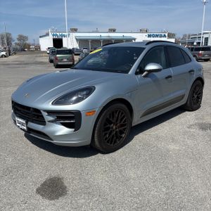 PORSCHE MACAN GTS - 1