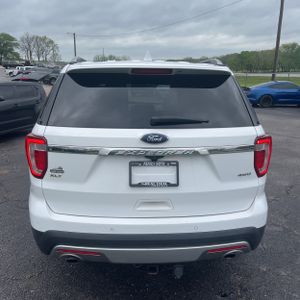 FORD EXPLORER XLT - 7