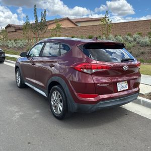 HYUNDAI TUCSON SE PLUS - 5