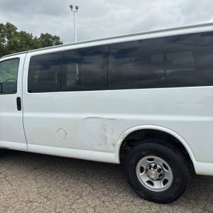 2019 Chevrolet EXPRESS LT 2500 — фото 6