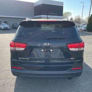 KIA SORENTO LX - 7