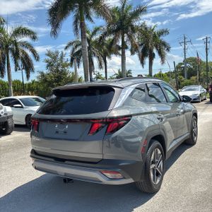 2025 Hyundai TUCSON SEL photo 8