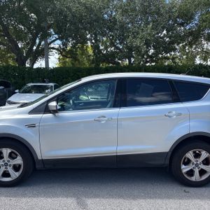 FORD ESCAPE SE - 4