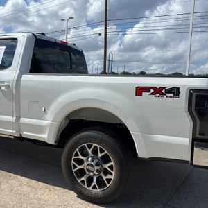 FORD F-250 SUPER DUTY LARIAT - 5