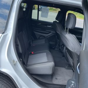 2024 JEEP GRAND CHEROKEE LAREDO 照片 35