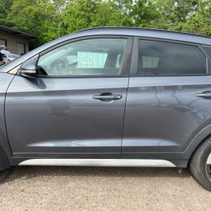 HYUNDAI TUCSON - 4