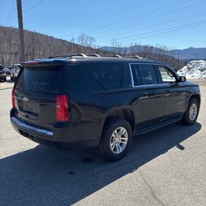 CHEVROLET SUBURBAN LT - 8