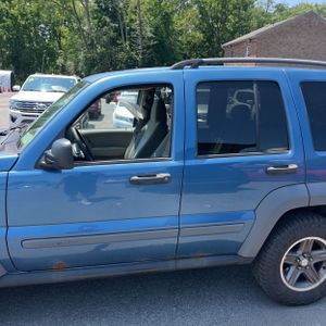 2005 JEEP LIBERTY SPORT 照片 4