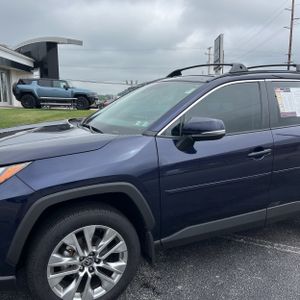 2025 Toyota RAV4 XLE PREMIUM 照片 2