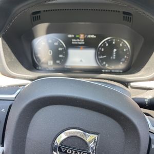 2019 Volvo XC60 MOMENTUM thumbnail 41