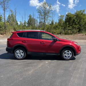 2015 Toyota RAV4 LE — фото 10