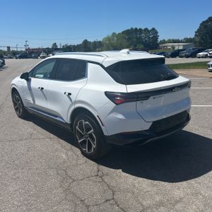 CHEVROLET EQUINOX EV LT 2 - 5