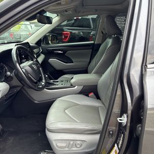 صورة مصغرة 32 لـ 2021 Toyota HIGHLANDER XLE