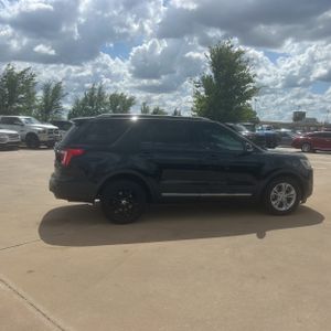 FORD EXPLORER XLT - 10