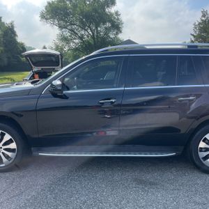 2017 Mercedes-BENZ GLS photo 3