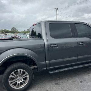 FORD F-150 LARIAT - 9