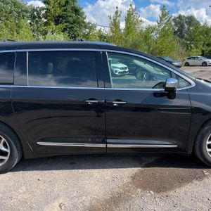 2020 Chrysler PACIFICA LIMITED — фото 11